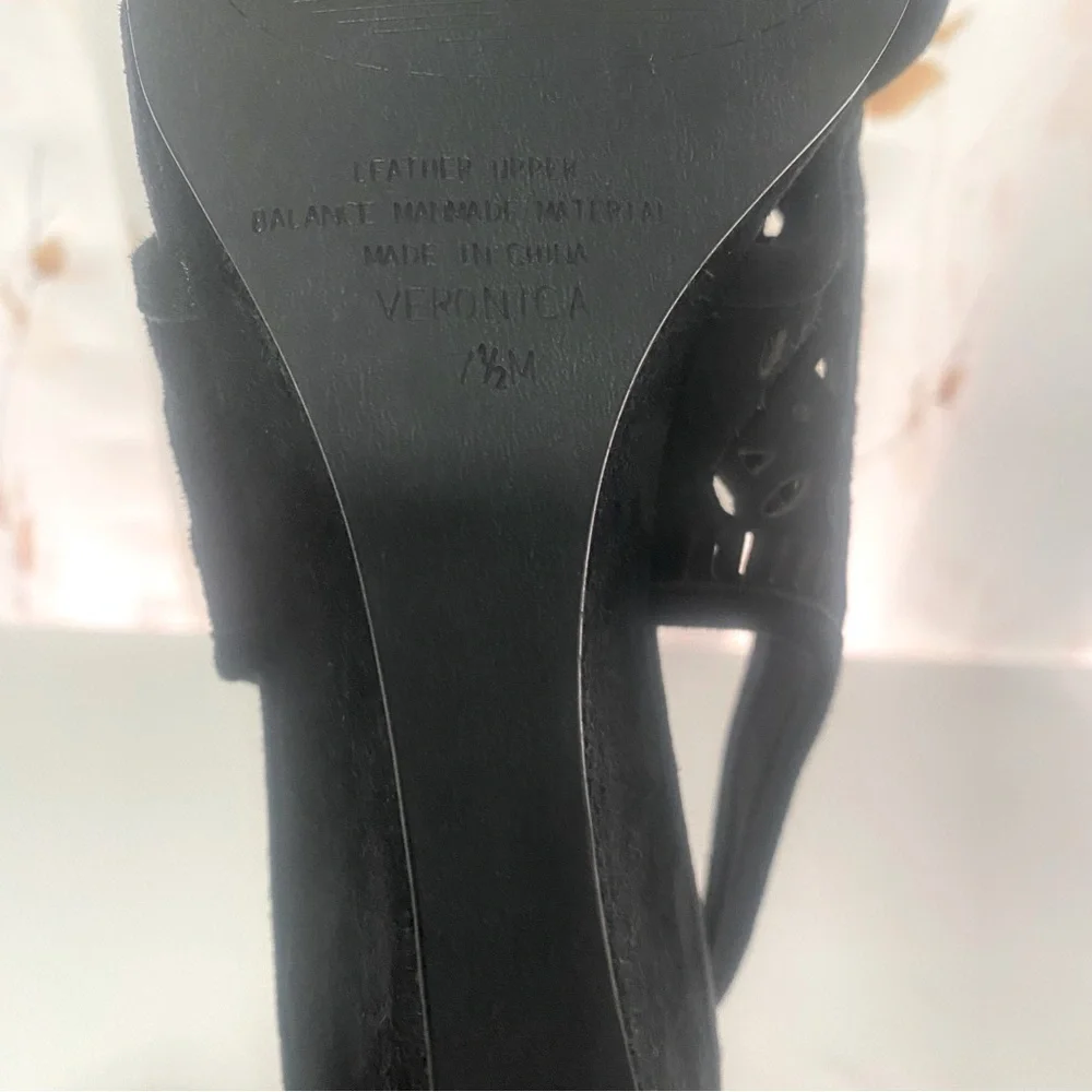 Aubrey Lynn “Veronica”, Slip On Wedge, Open Toe Shoe, Size 7.5M